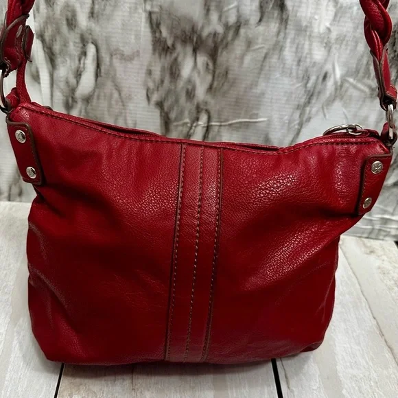 Relic Cherry Red Y2K Faux Leather Hobo Quilted Pocket Silver Accent Shoulder Bag - Picture 5 of 15